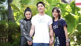 葉曉霏（左起）、張洛偍、李玲葦出席《青春並不溫柔》試映會。（圖／希望影視提供）