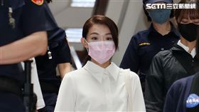 高虹安台北地方法院出庭。（圖／記者邱榮吉攝影）