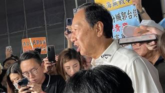 副手人選李紀珠？郭台銘停頓5秒笑回這句