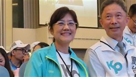 傳柯文哲妹將接新竹副市長  柯美蘭駁斥針對外傳台灣民眾黨總統參選人柯文哲的妹妹、醫師柯美蘭（前左）將接任新竹市副市長，柯美蘭4日表示，此為不實謠言。圖為柯美蘭2日出席台灣民眾黨新竹選哲之友會成立大會。中央社記者魯鋼駿攝  112年9月2日