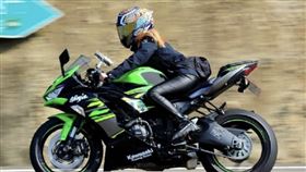 重機,分期付款,女店員,砍殺,超商,大夜班,乾媽,山道猴子