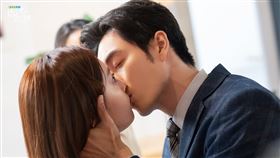 管麟,黃薇渟。（中視提供