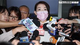 新竹市長高虹安被資策會自訴抄襲，違反著作權法親自出庭。（圖/記者邱榮吉攝影）