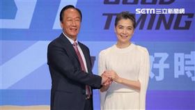 郭台銘公布副總統參選人為賴佩霞。（圖／記者楊澍攝影）