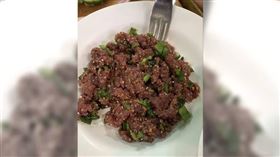 致命料理由生魚混合香草、香料和檸檬汁組成。（圖／翻攝自維基百科）