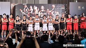 ▲T1臺北台新戰神成立記者會，全隊球員合影。（圖／記者劉彥池攝影）