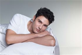 震驚全網！鳳小岳公布最新「床伴」對象竟然不是老婆？（葉配勿用）