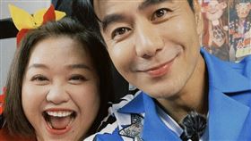 郭彥均（右）與鍾欣凌常年主持兒少節目。（圖／翻攝自臉書）