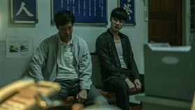 《台灣犯罪故事》_單元一〈出軌〉_演員：薛仕凌(左)、施柏宇(右)。（圖／Disney+提供）