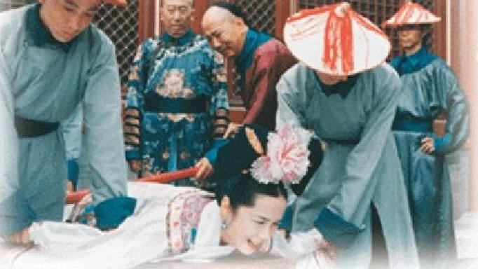 光緒寵妃為何被扒光衣服毒打？只因1句話