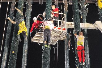 頭城搶孤釀倒吊意外　主辦：有人觸犯禁忌