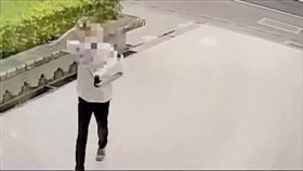 國寶集團總裁朱國榮棄保潛逃，9月7日最後出現在三張犁派出所。（圖／記者李依璇翻攝）