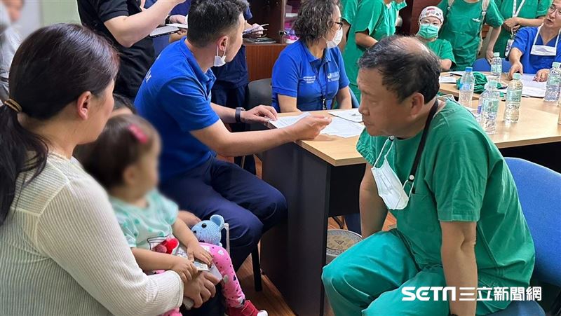 籌手術費賣掉房　蒙古媽抱病孩求助台灣醫