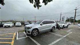 不讓停機車格？重機號招中秋連假「合法停車」　一車一格佔滿停車場