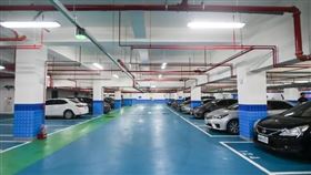 中壢國小地下停車場鄰近中壢分局與中壢火車站。（圖：市府提供）