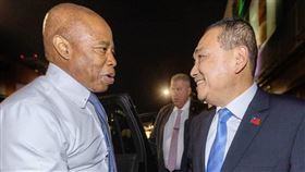 國民黨總統參選人侯友宜與紐約市長亞當斯（Eric Adams）碰面。（圖／侯辦提供）