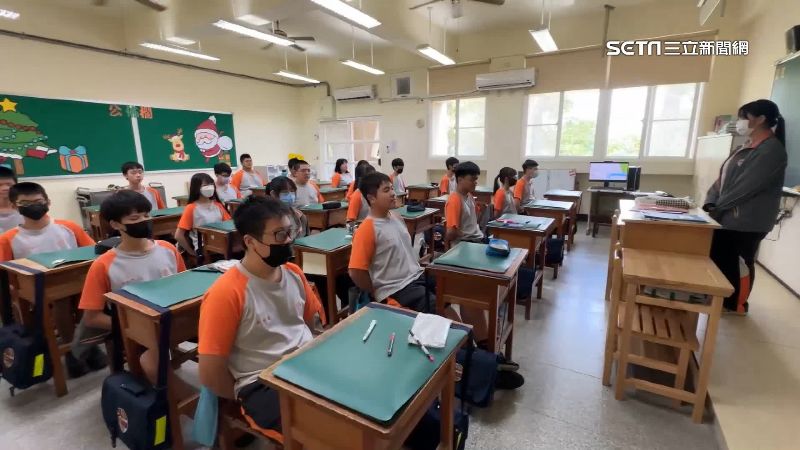 禁吃棒棒糖、不能尖叫！網盤點雲校規矩多