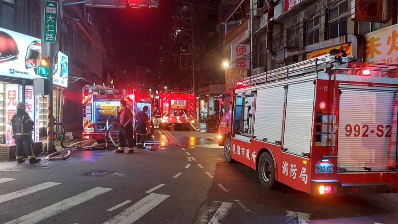 驚悚畫面曝光！　自助洗衣店氣爆炸傷1女