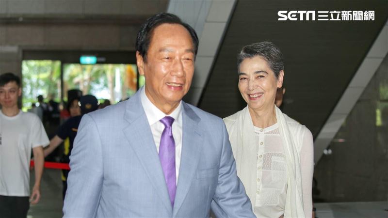 賴佩霞擁雙國籍！郭台銘：沒見面前就知道
