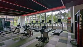 三商美邦人壽內湖企業總部大樓共有地上12層、地下4層，總計超過5千坪，不僅有迷你7-11還有令人羨慕的健身房。（圖／記者戴玉翔攝影）
