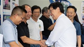 鴻海董座劉揚偉親赴鄭州廠。（圖／翻攝自鴻海臉書）