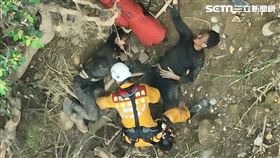 南投2移工逃給警察追，跳下近百米山谷受傷。（圖／翻攝畫面）