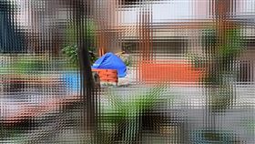 墜樓,前鎮區,遮雨棚,男子