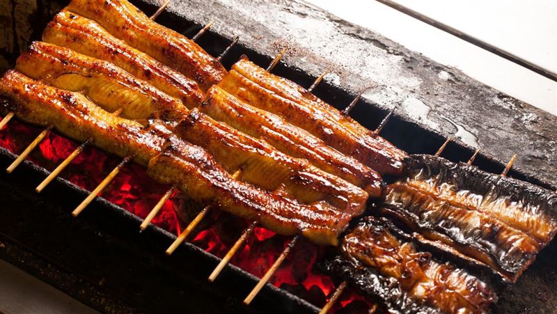 吃膩月餅？超奢華活鰻、鵝油拌麵禮盒開賣