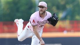 ▲綱龍到第5局才被敲第1支安打，7局無失分拿下第11勝。（圖／味全龍球團提供）
