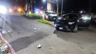 竊賊拒捕撞警！19發警槍讓他們趴地