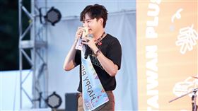 許富凱在日本演出。（圖／何樂音樂提供）