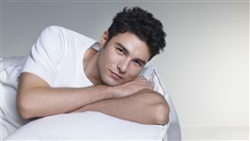 鳳小岳,晚美飲,陪睡