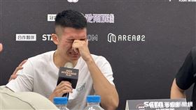 代表領航猿／夢想家聯隊出賽的東方譯慷賽後忍不住落下男兒淚。（圖／記者蔡厚瑄攝影）