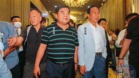 國民黨深知雲林張家是挺郭派的主力，黨高層在8月底、9月初時，嘗試用列入不分區立委安全名單，來說服張家「消極」挺郭。