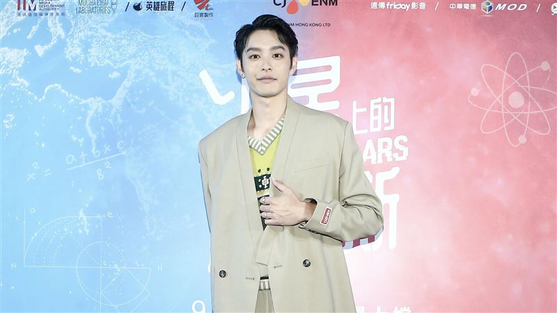 曹佑寧首搶金鐘主持人　羞認1事放閃王淨