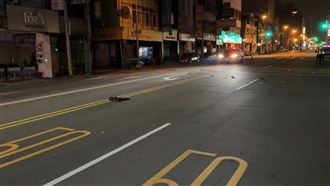 69歲翁凌晨穿越馬路　遭騎士追撞骨折慘死