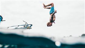 跳水示意圖（圖／Pixabay）
