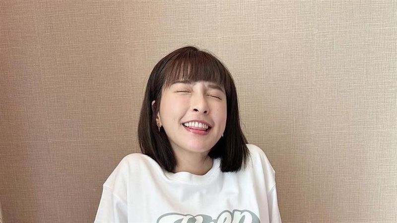 恭喜！啦啦隊女神登記閃嫁　峮峮獻祝福