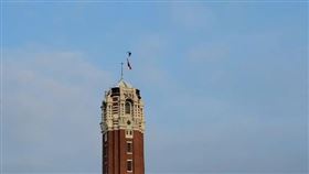 黑鷹直升機飛越總統府上空 為國慶活動勘查航線