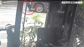 台中大里休旅車撞行人輾過，阿嬤送醫不治。（圖／民眾提供）