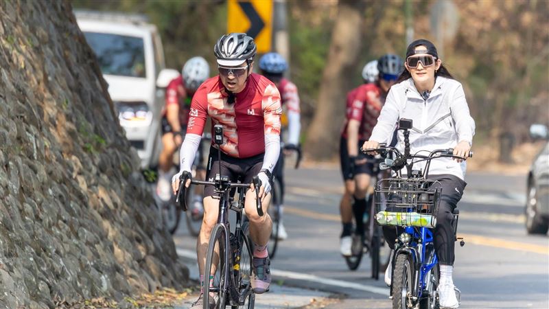 錢薇娟首對戰哈林　「突來1舉動」遭吐槽