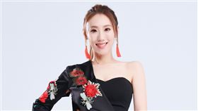 謝金晶為新歌換裝50次。（圖／豪記唱片提供）