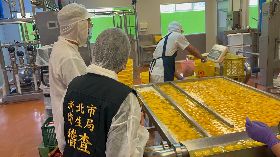 新北衛生局稽查液蛋加工廠  