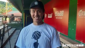 ▲鄭浩均向亞運台灣代表隊報到。（圖／記者俞聖律攝影）