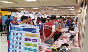 ▲參評縣市除獲得各訪評委員的建議與指導外，亦可透過縣市間互相觀摩學習與彼此經驗分享切磋。（圖／桃園電子報）