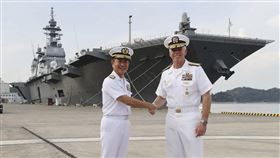日本自衛艦隊司令官齊藤聰和美國第七艦隊指揮官湯瑪斯（Karl Thomas） 美聯社