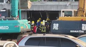 屏東科技園區爆炸早上開挖再挖出2具大體。（圖／翻攝畫面）