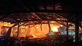 明揚國際火災。（圖／消防局提供）