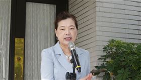 王美花立院受訪回應時事立法院會19日邀請行政院長陳建仁率同相關部會首長列席，提出「駐美國台北經濟文化代表處與美國在台協會關於台灣與美國間貿易協定」專案報告並備質詢。圖為經濟部長王美花會前受訪回應時事議題。中央社記者郭日曉攝  112年7月19日