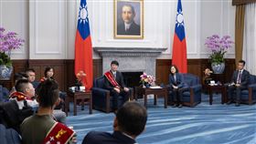 蔡英文接見「第61屆十大傑出青年當選人暨國際青年商會中華民國總會陪同人員」（圖／總統府提供）